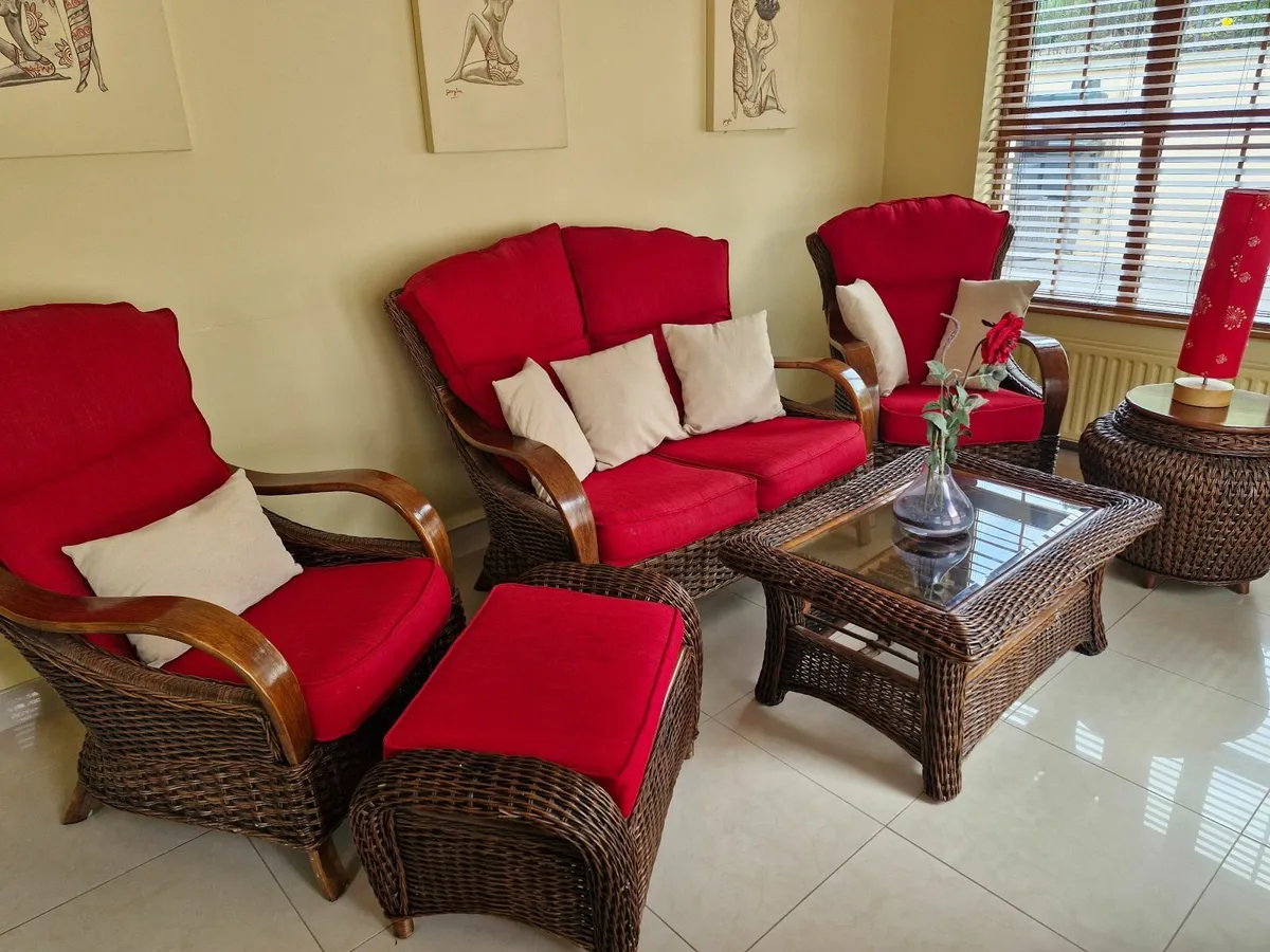 Beautiful Rattan Furniture Set - Image 1