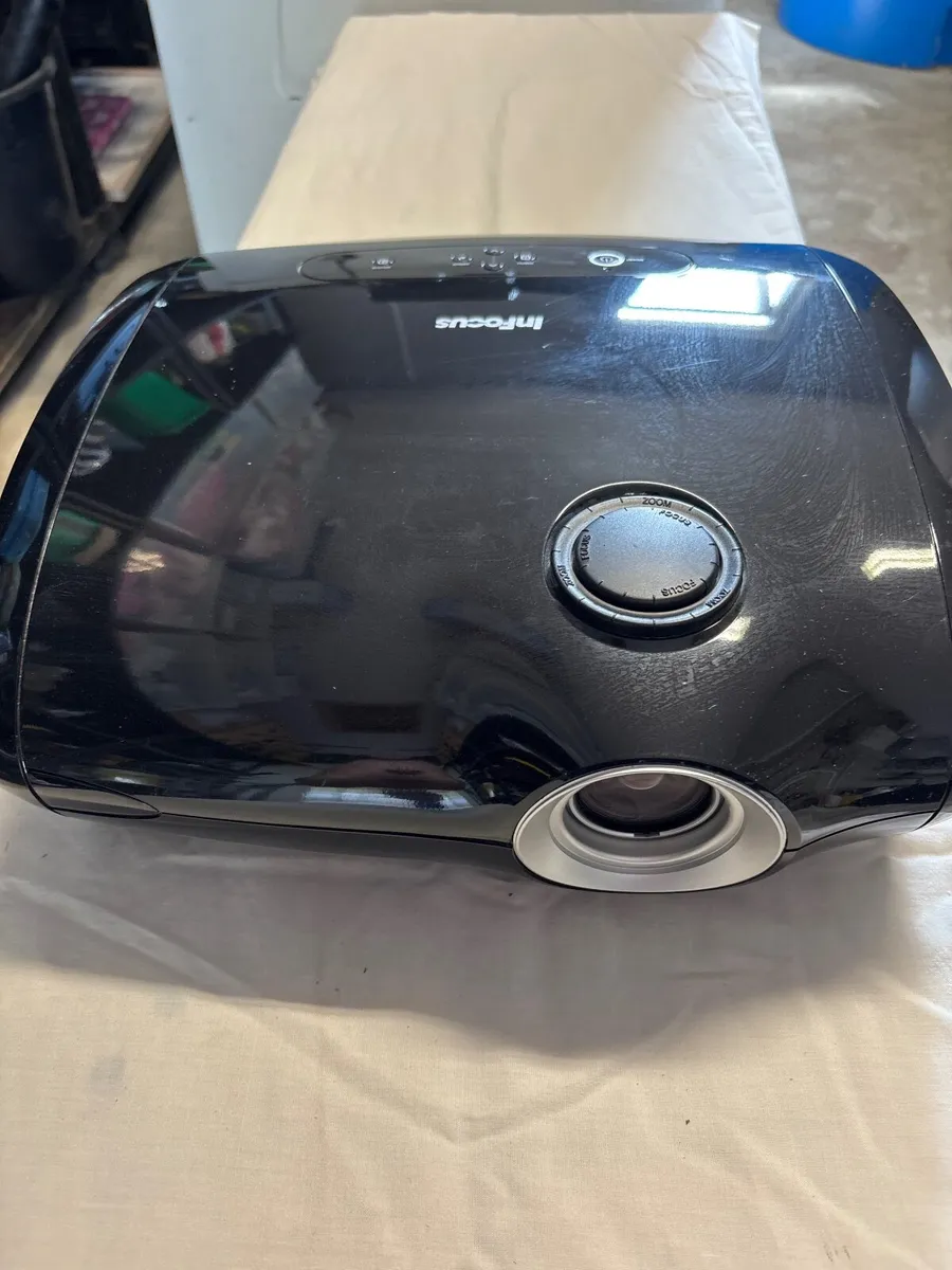 Projector - Image 1