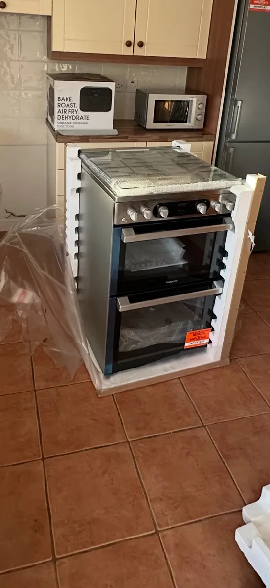 Gas cooker double oven 6months old - Image 2