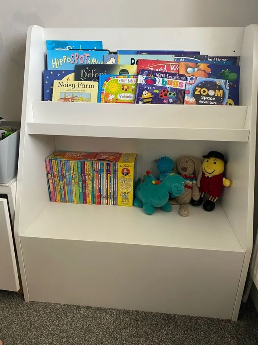 Children's book shelf - Image 2