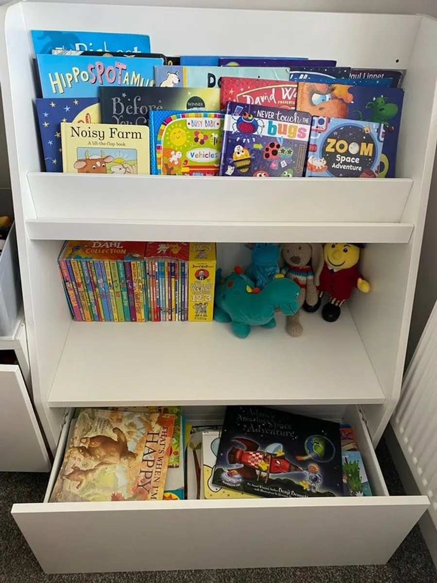 Children's book shelf - Image 3