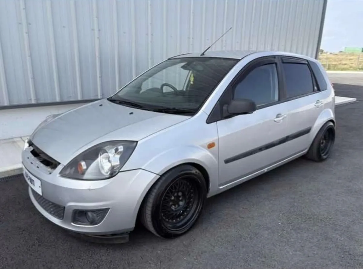 07 Ford Fiesta ghia - Image 2