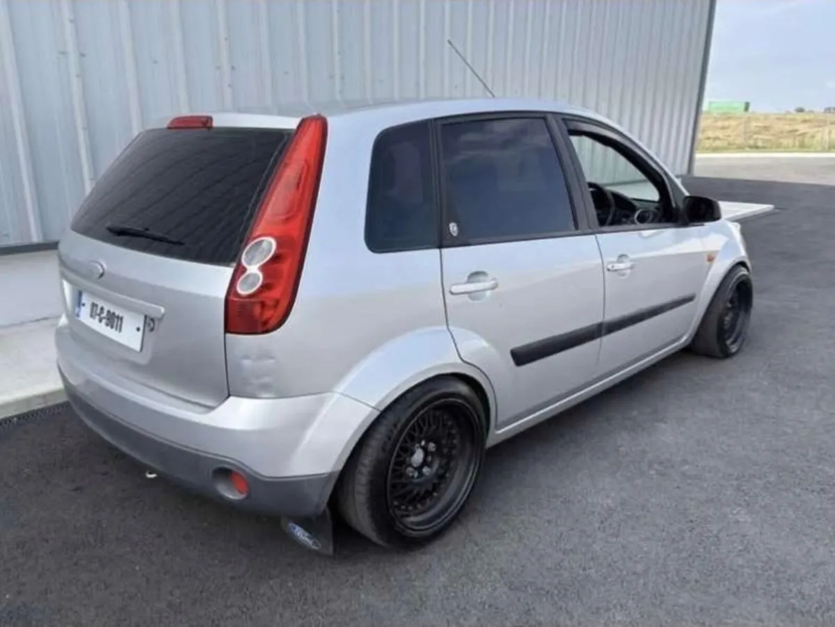 07 Ford Fiesta ghia - Image 3