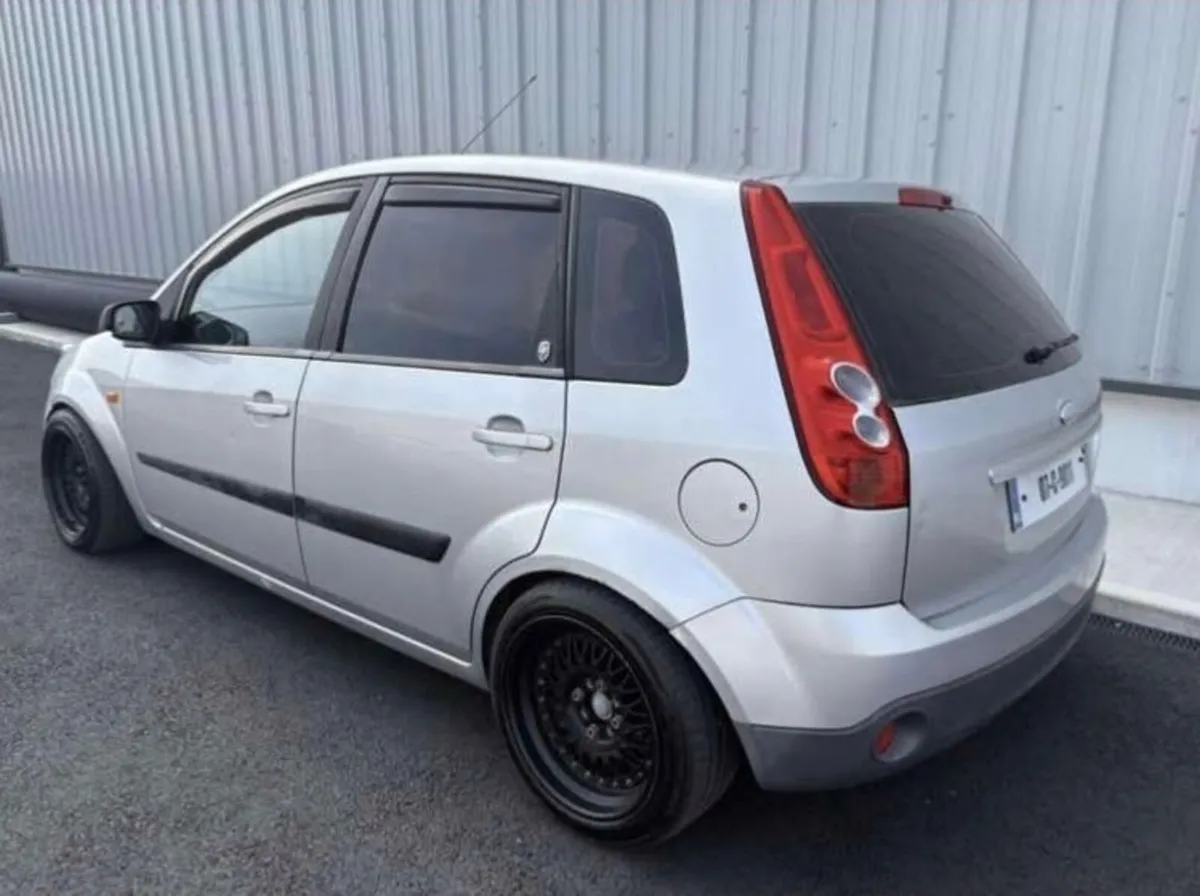 07 Ford Fiesta ghia - Image 4