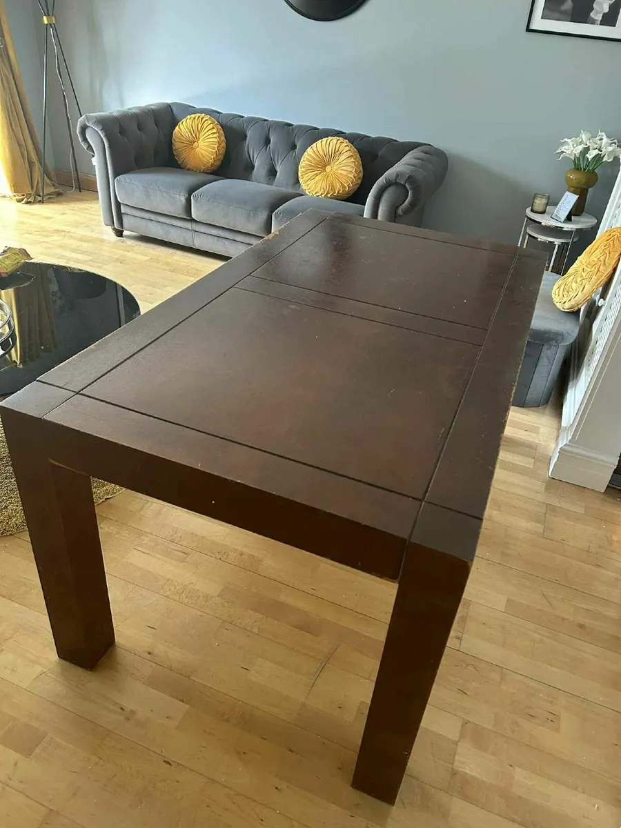 Dining table - Image 1