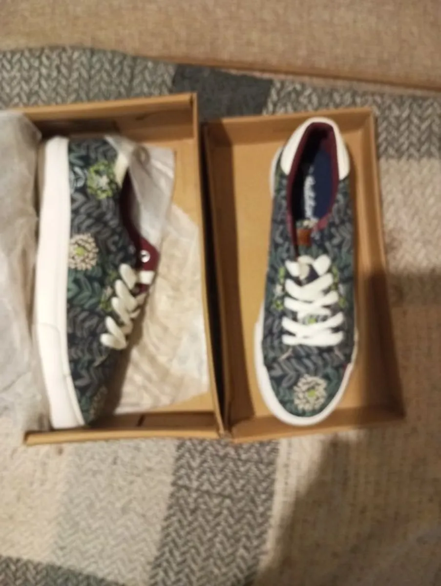 Trainers - Image 1