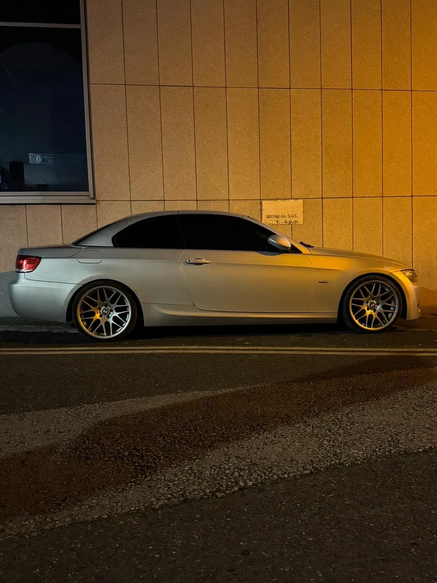 BMW 3 - Image 2