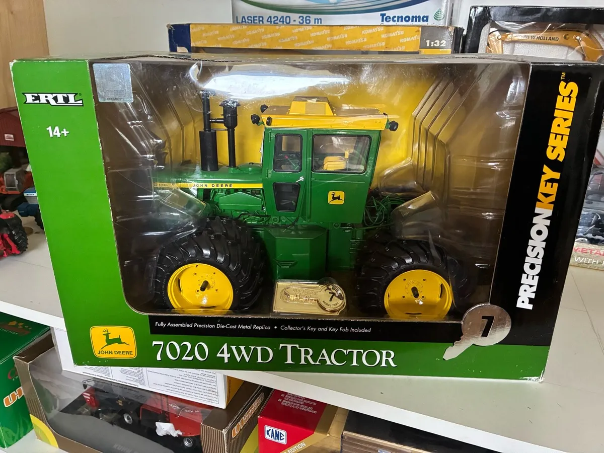 1:16 scale John Deere - Image 2