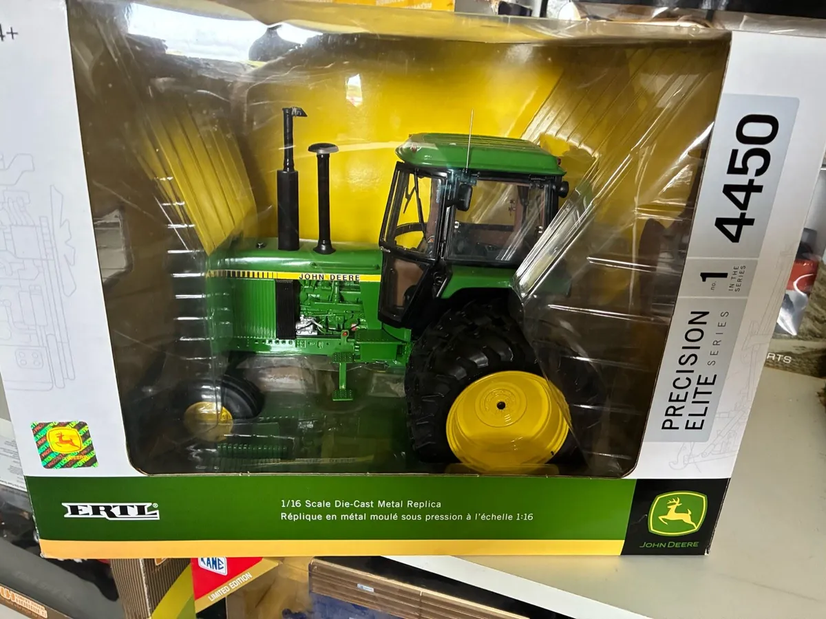 1:16 scale John Deere - Image 4