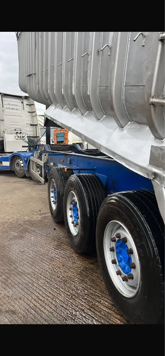 2008 fruehauf bulk tipping trailer aluminum bulker - Image 2