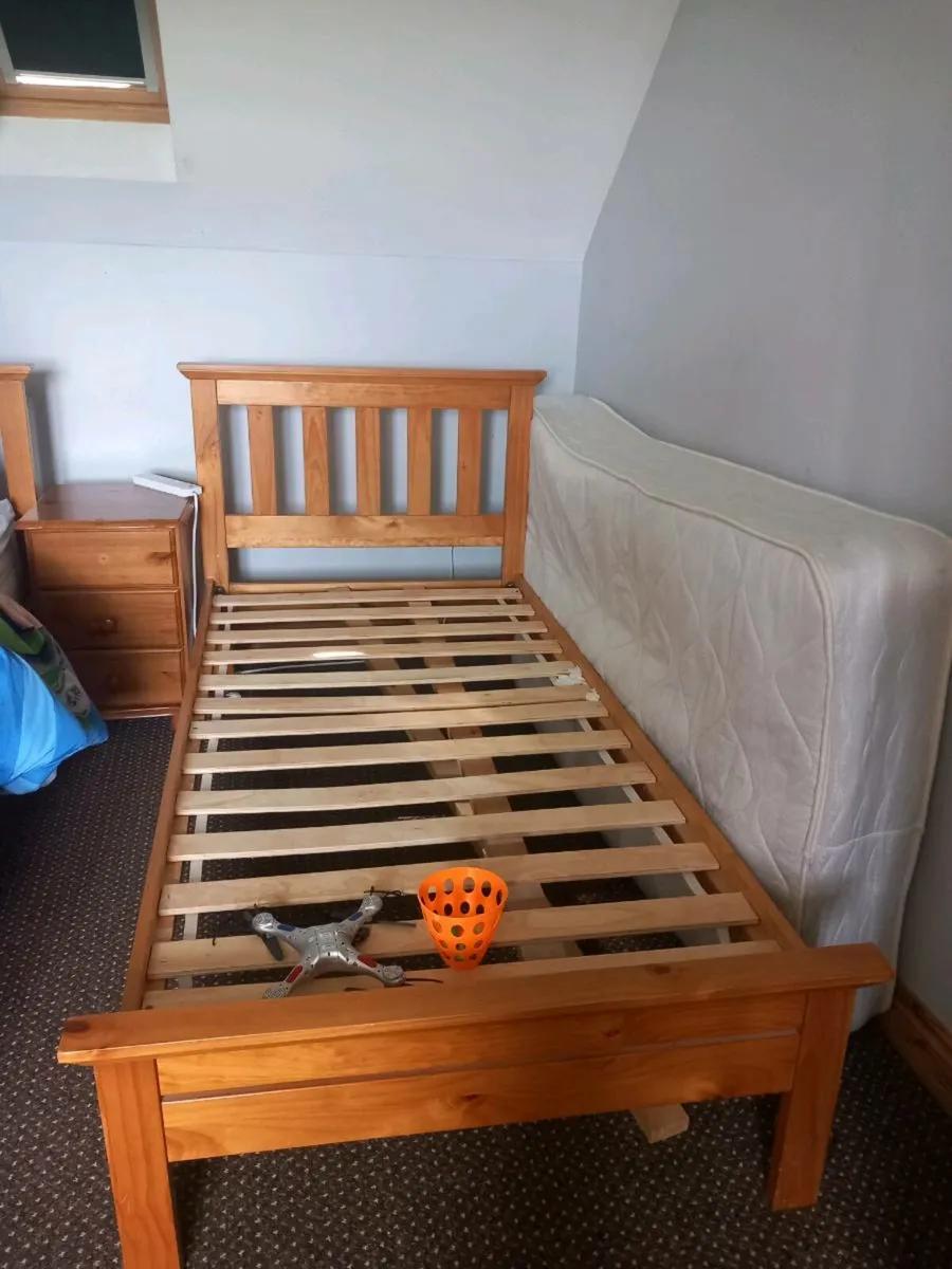 Bed and wardrobe - Image 1