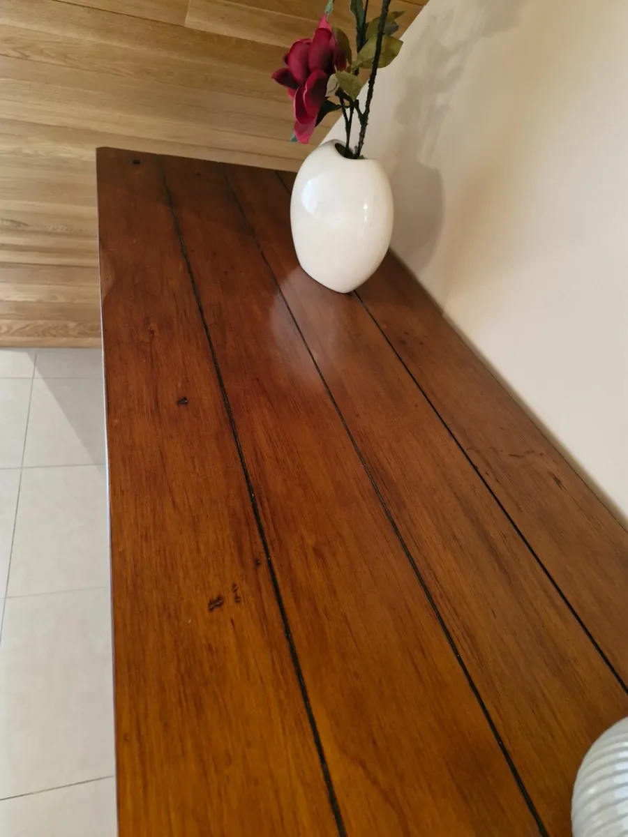Console table/Dresser - Image 2
