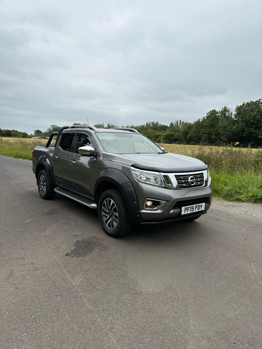 2019 Nissan Navara top spec - Image 3