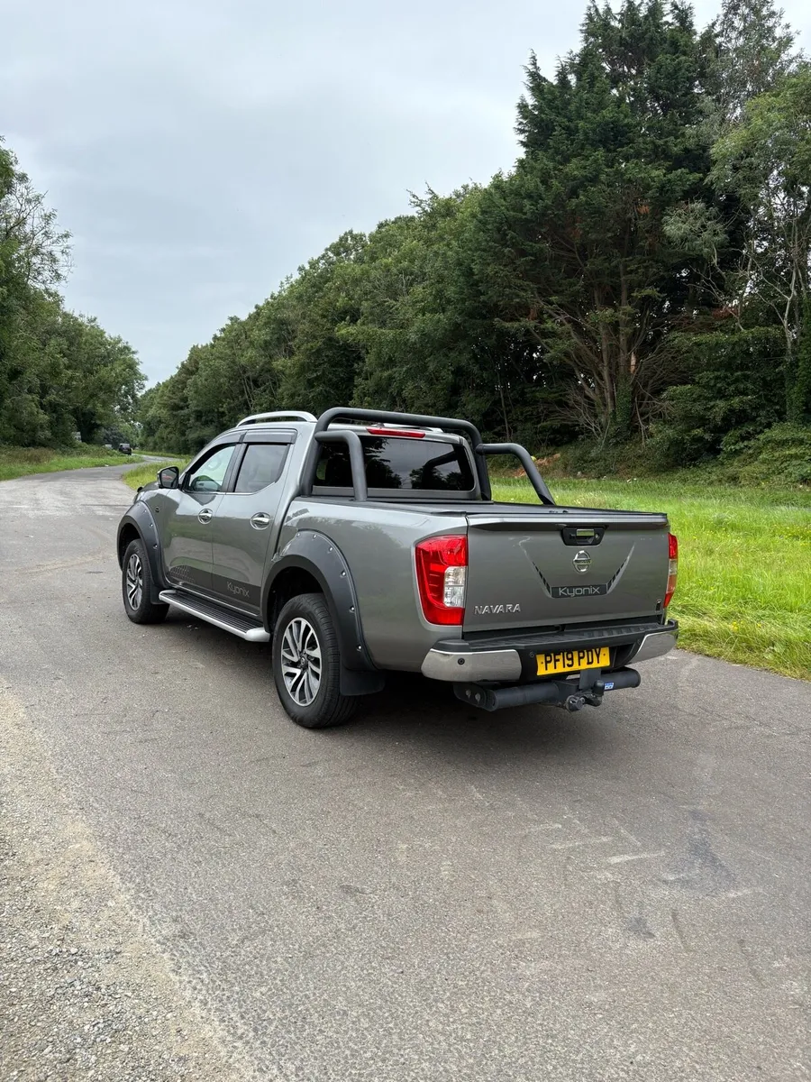 2019 Nissan Navara top spec - Image 4