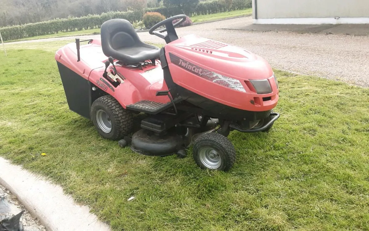 Castlegarden ride on - Image 1