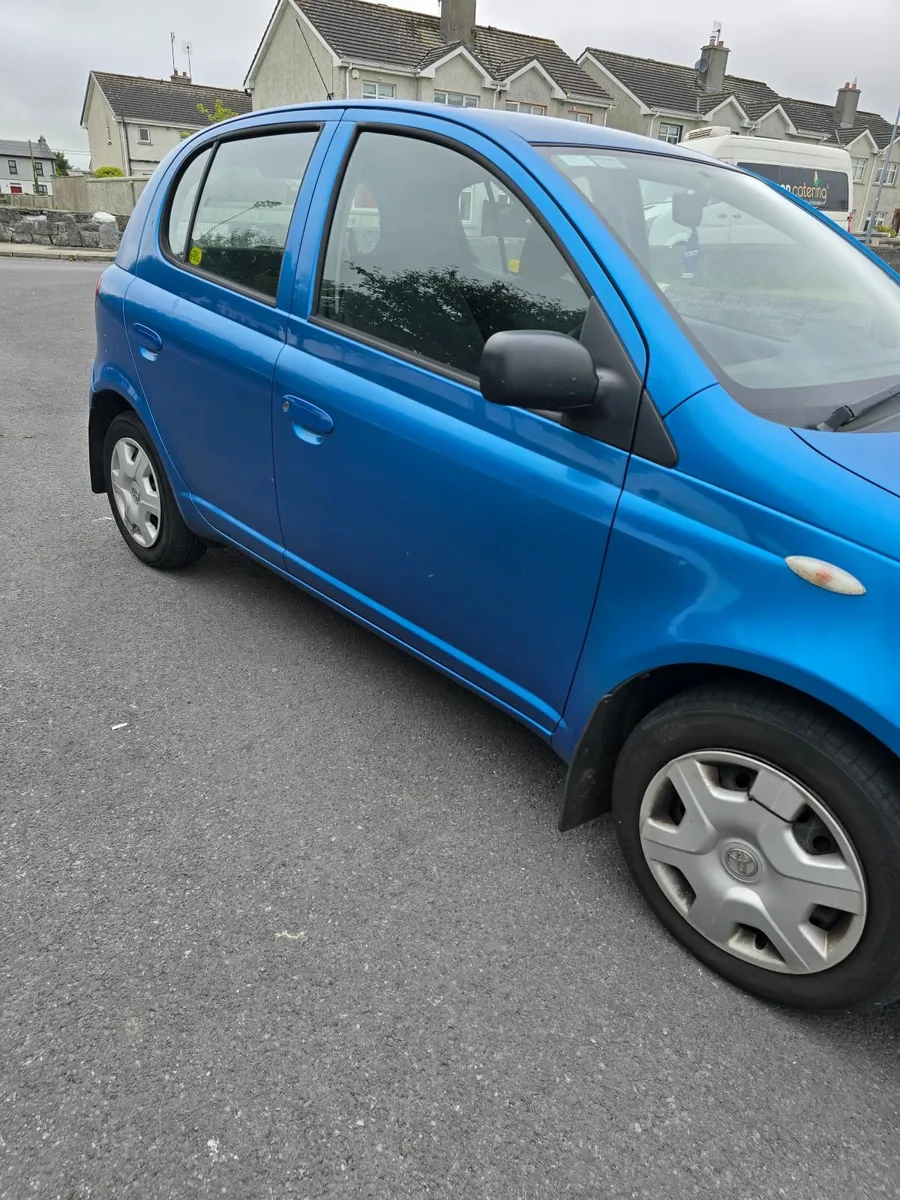 Toyota Yaris 2003 - Image 2