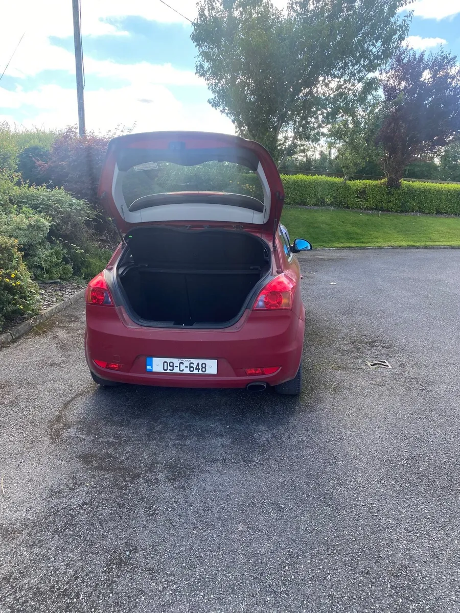 Kia Ceed 2009 - Image 2