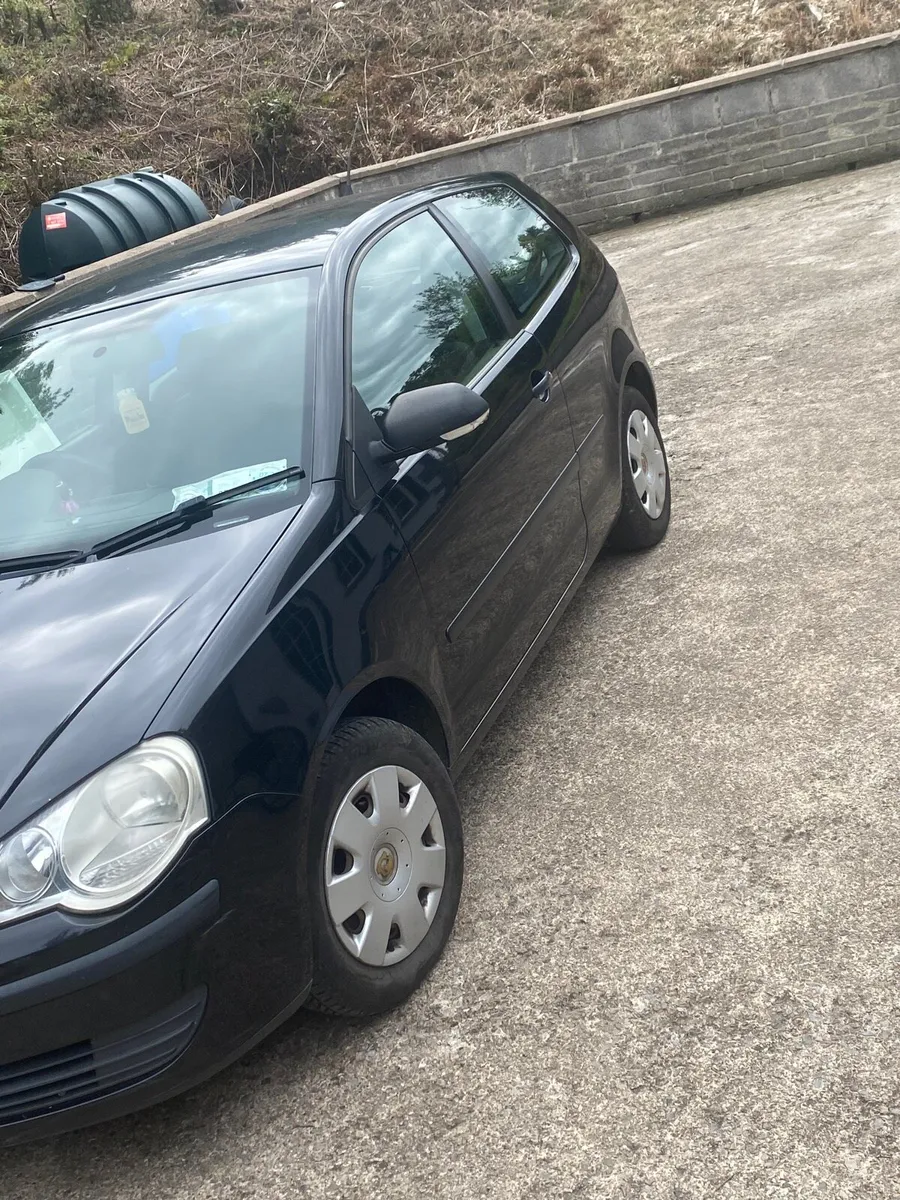 Volkswagen polo 2008 Black - Image 2