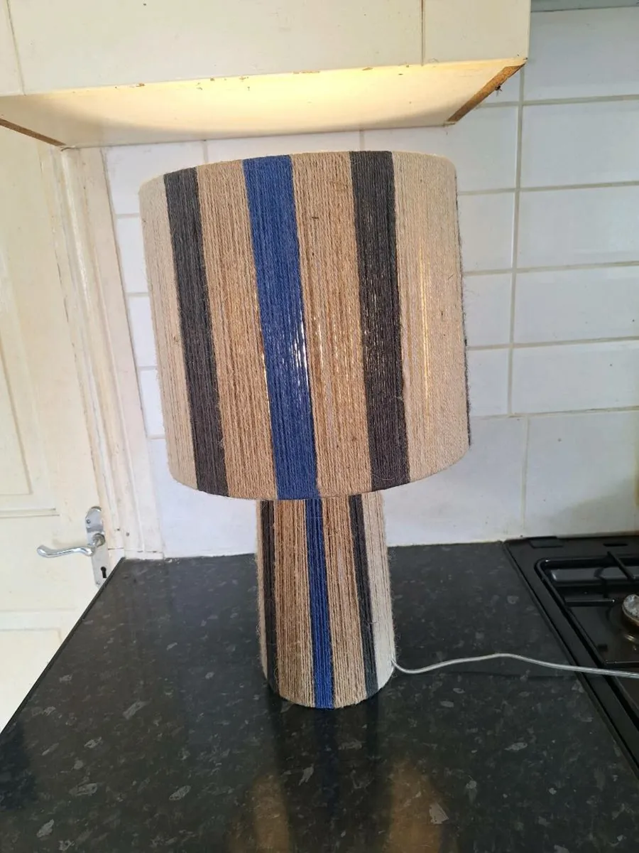 Lovely unusual woolen table lamp - Image 1