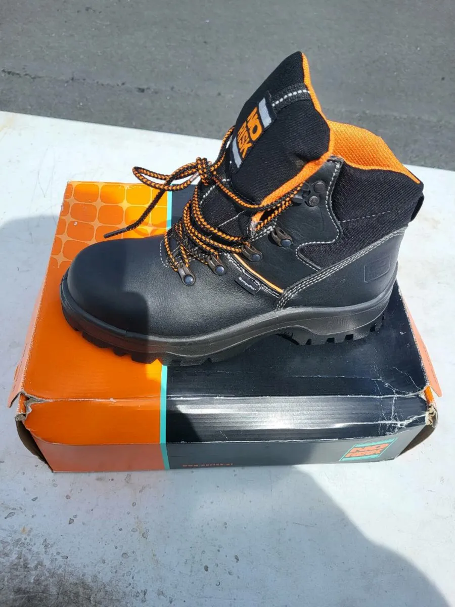 No risk work boots - Image 1