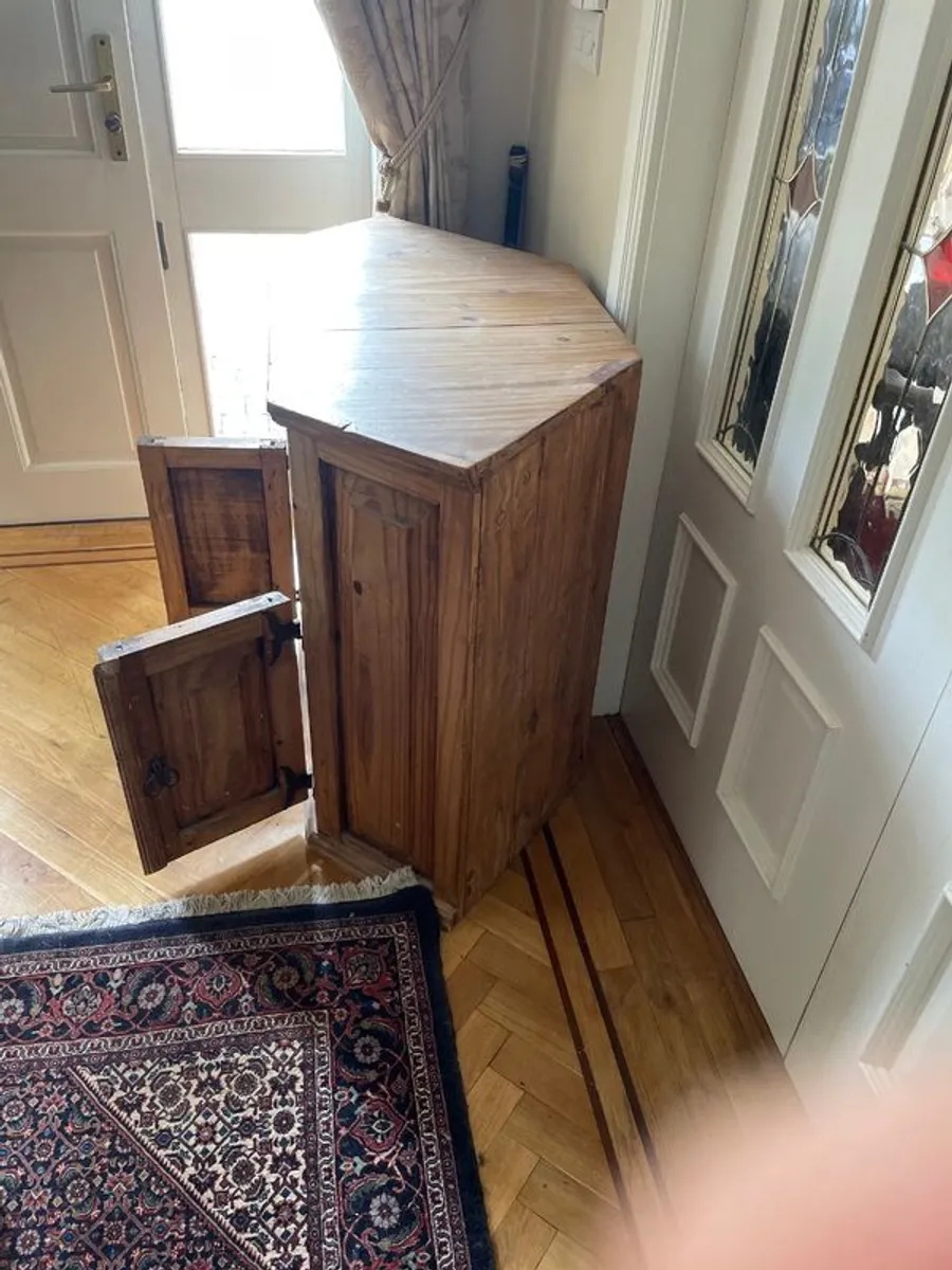 Cabinet - Image 2