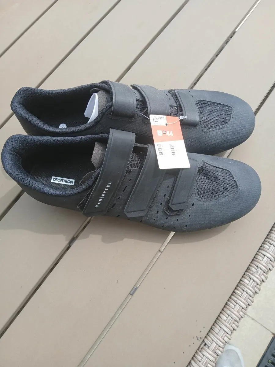 Mens cycling shoes - Image 1