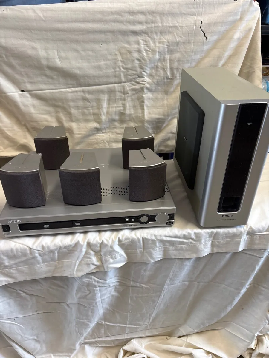 Home theatre system - Image 1