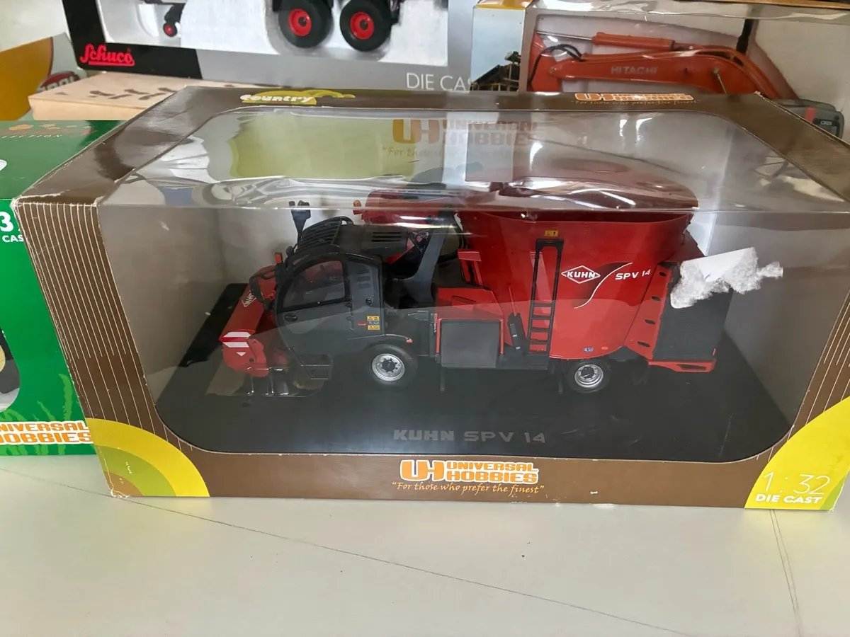 1:32 scale models - Image 1