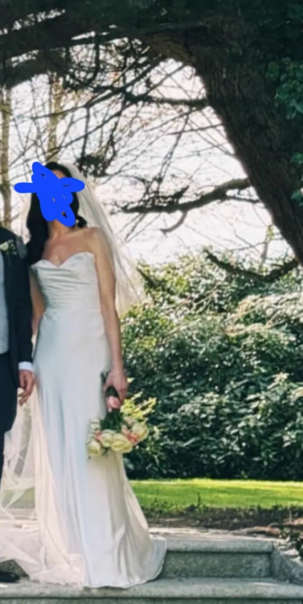 Wedding dress - Image 1