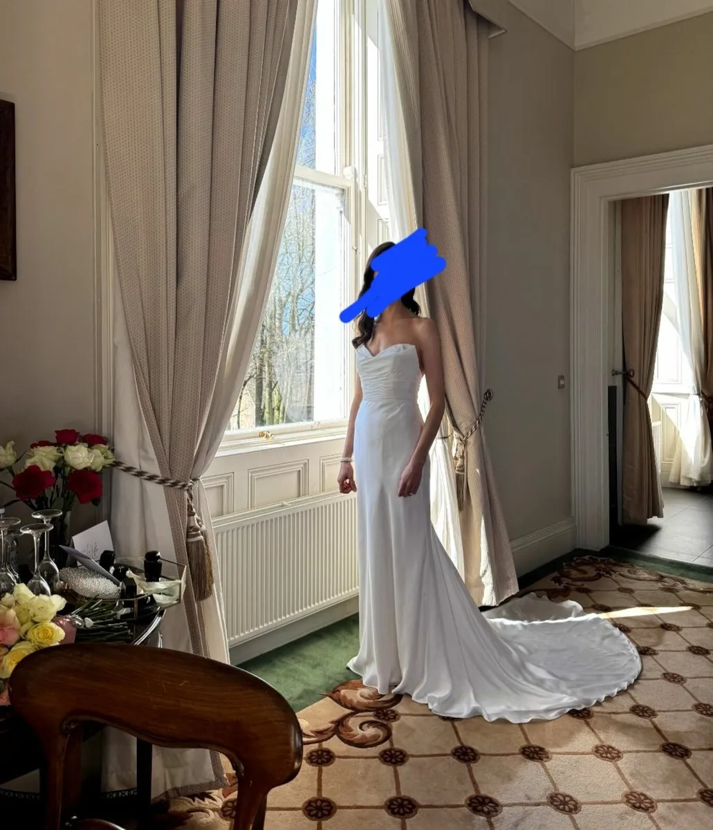 Wedding dress - Image 2