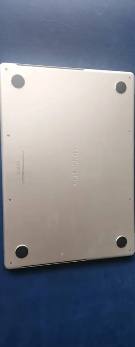 Apple MacBook Pro - Image 3