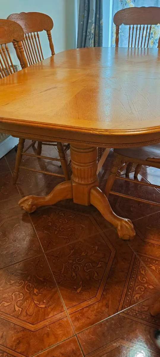 Extendable solid wood dining table and six chairs - Image 2
