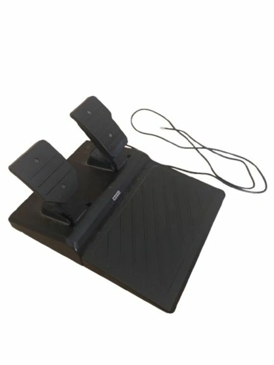 HORI Xbox one gaming wheel and pedals - Image 2