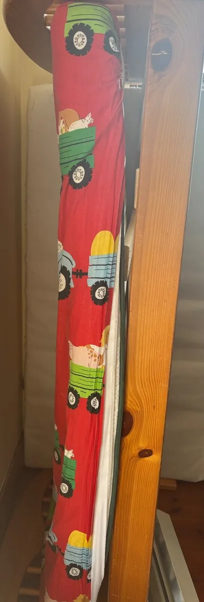 Toddler bed