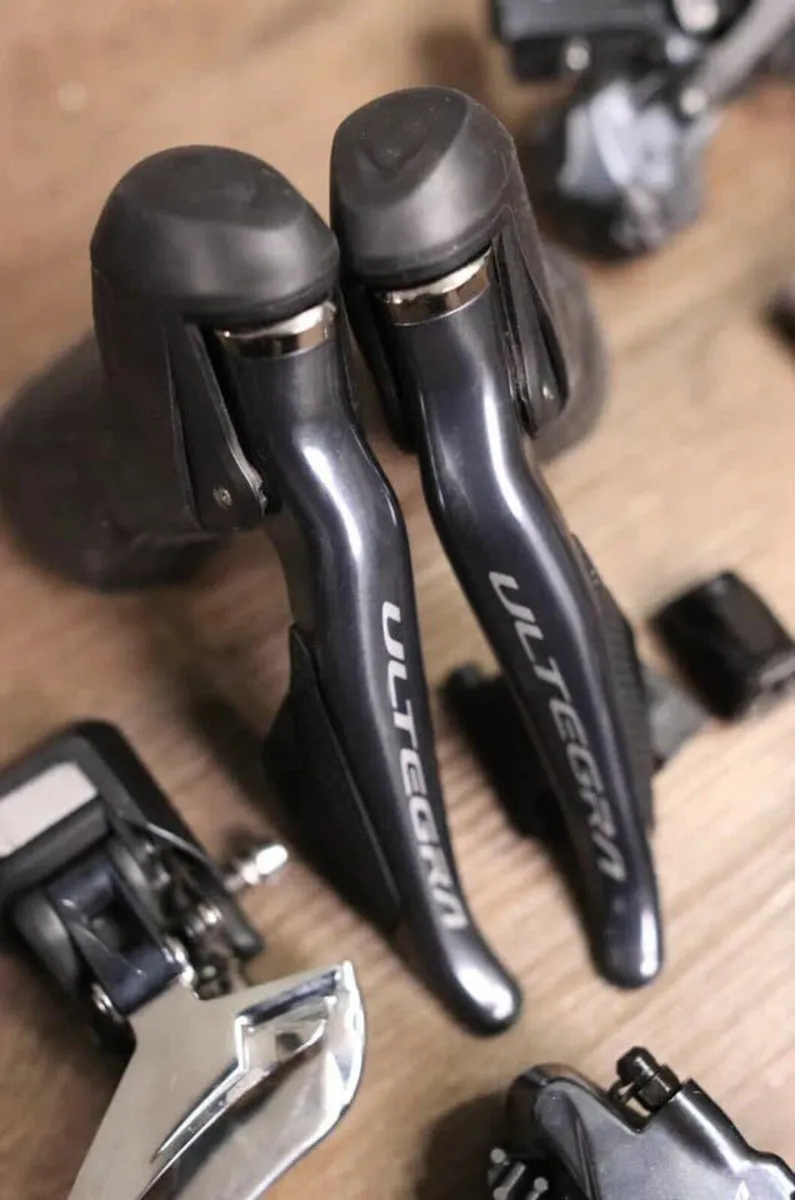 Shimano Ultegra Di2 11 Speed Groupset - Image 2
