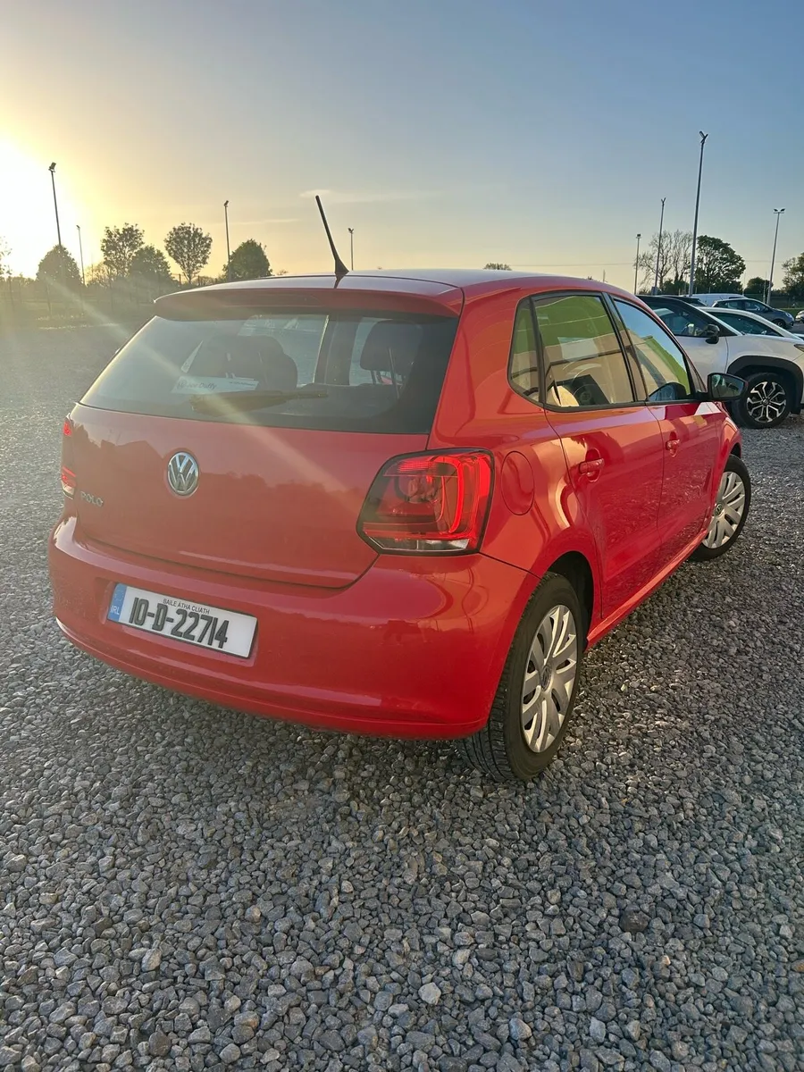 Volkswagen Polo 2010 - Image 2