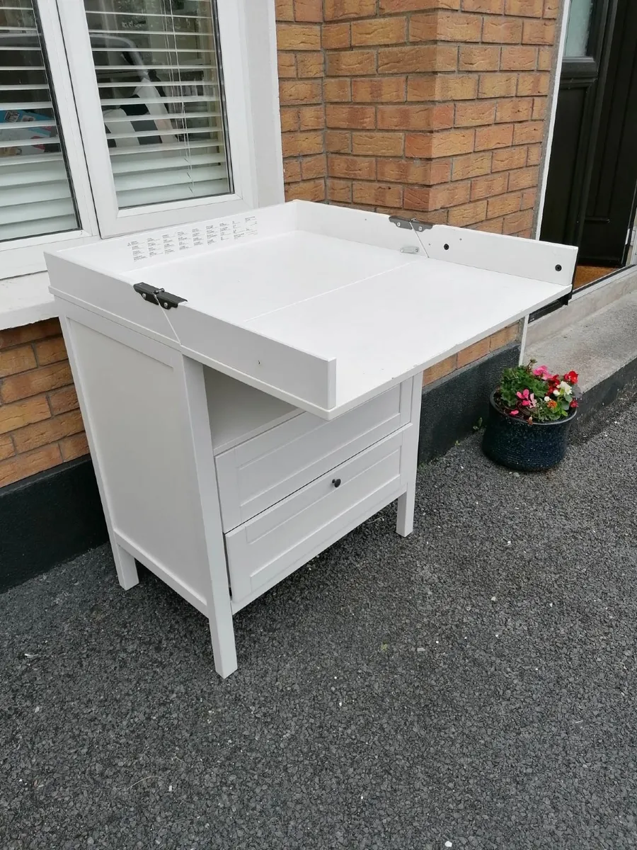 Changing Table Chest of Drawers - Image 2