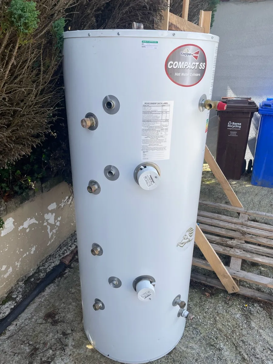 Stainless Steel insulated Cylinder 300L - Image 2