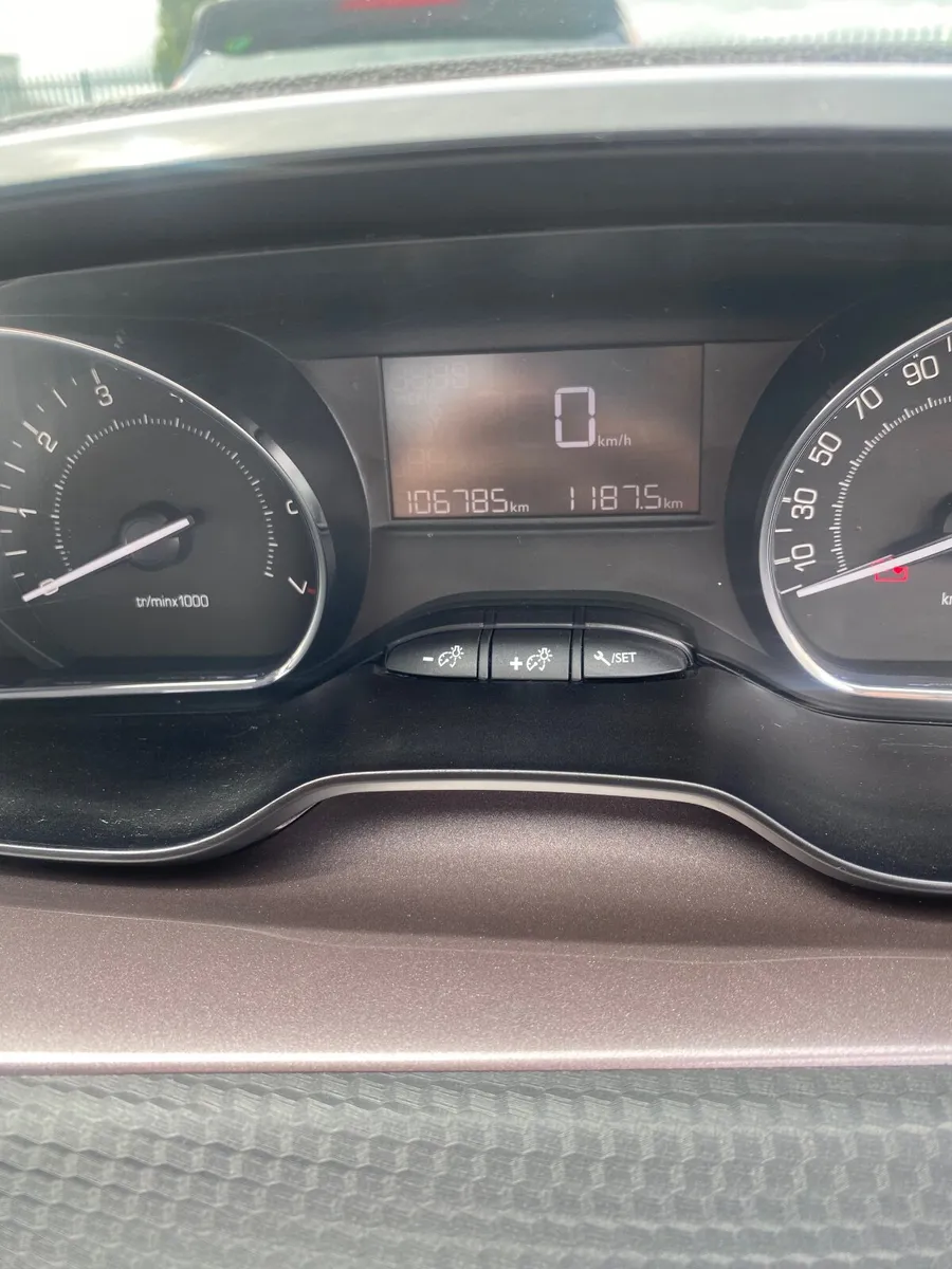 Peugeot 2008 2014 low mileage - Image 3