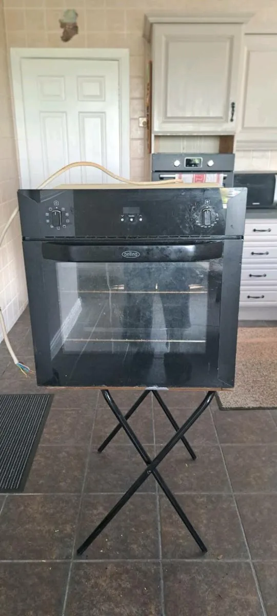 Electric oven - Image 1