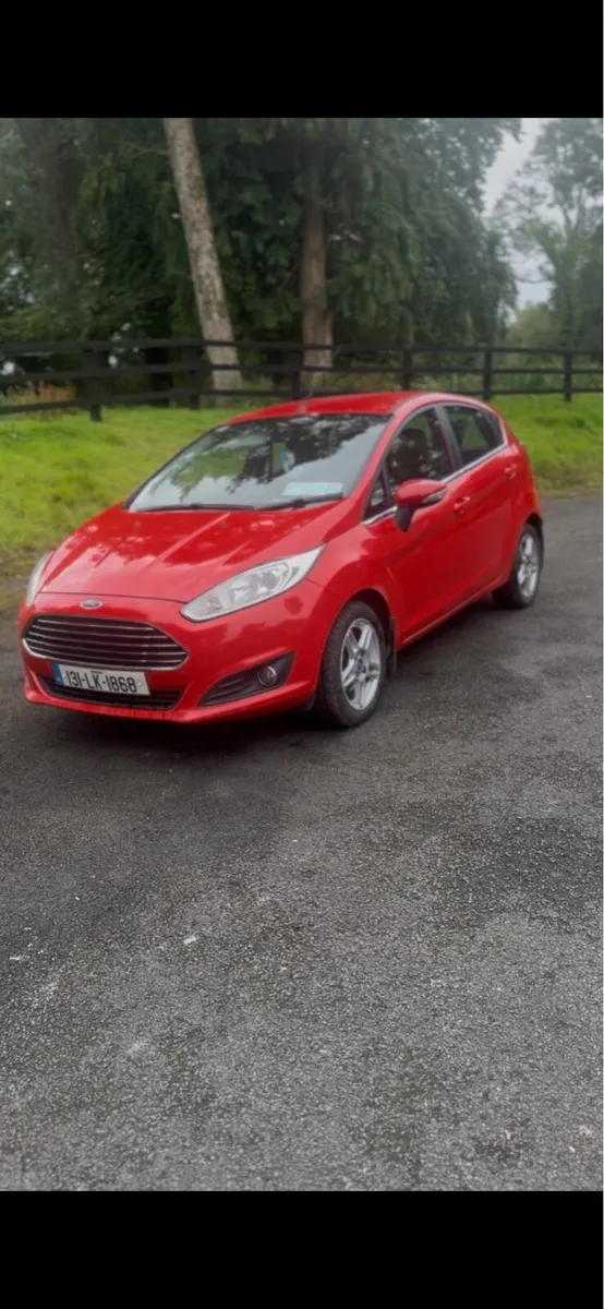 2013 Ford fiesta - Image 2