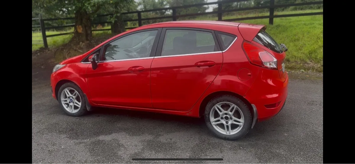 2013 Ford fiesta - Image 3
