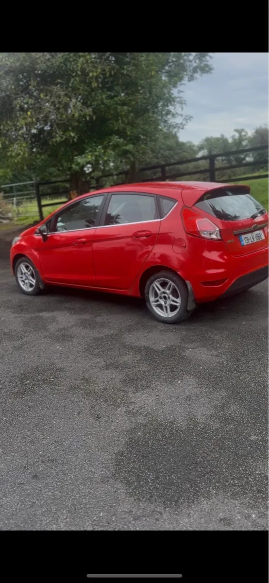 2013 Ford fiesta - Image 4