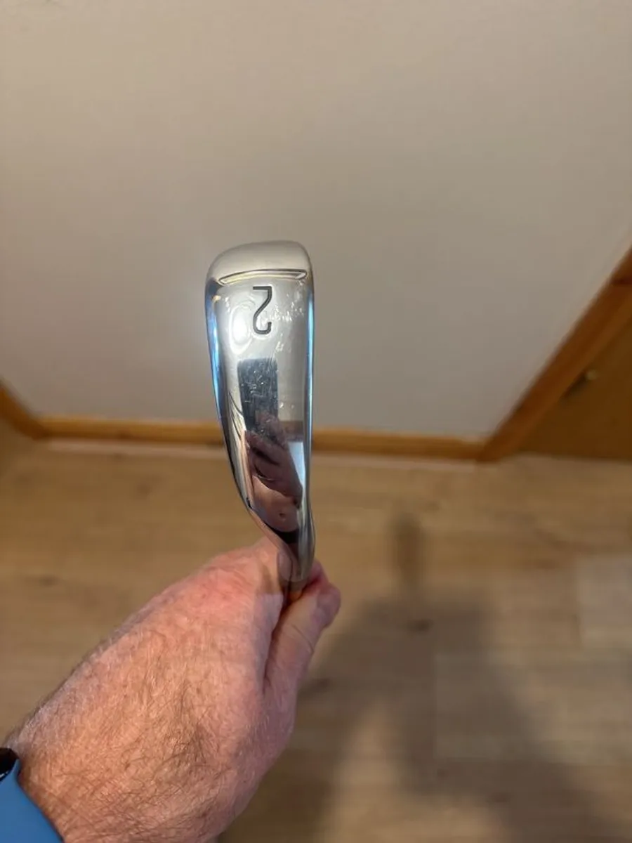 titleist U505 2 iron with tour ad Di 95x shaft - Image 2