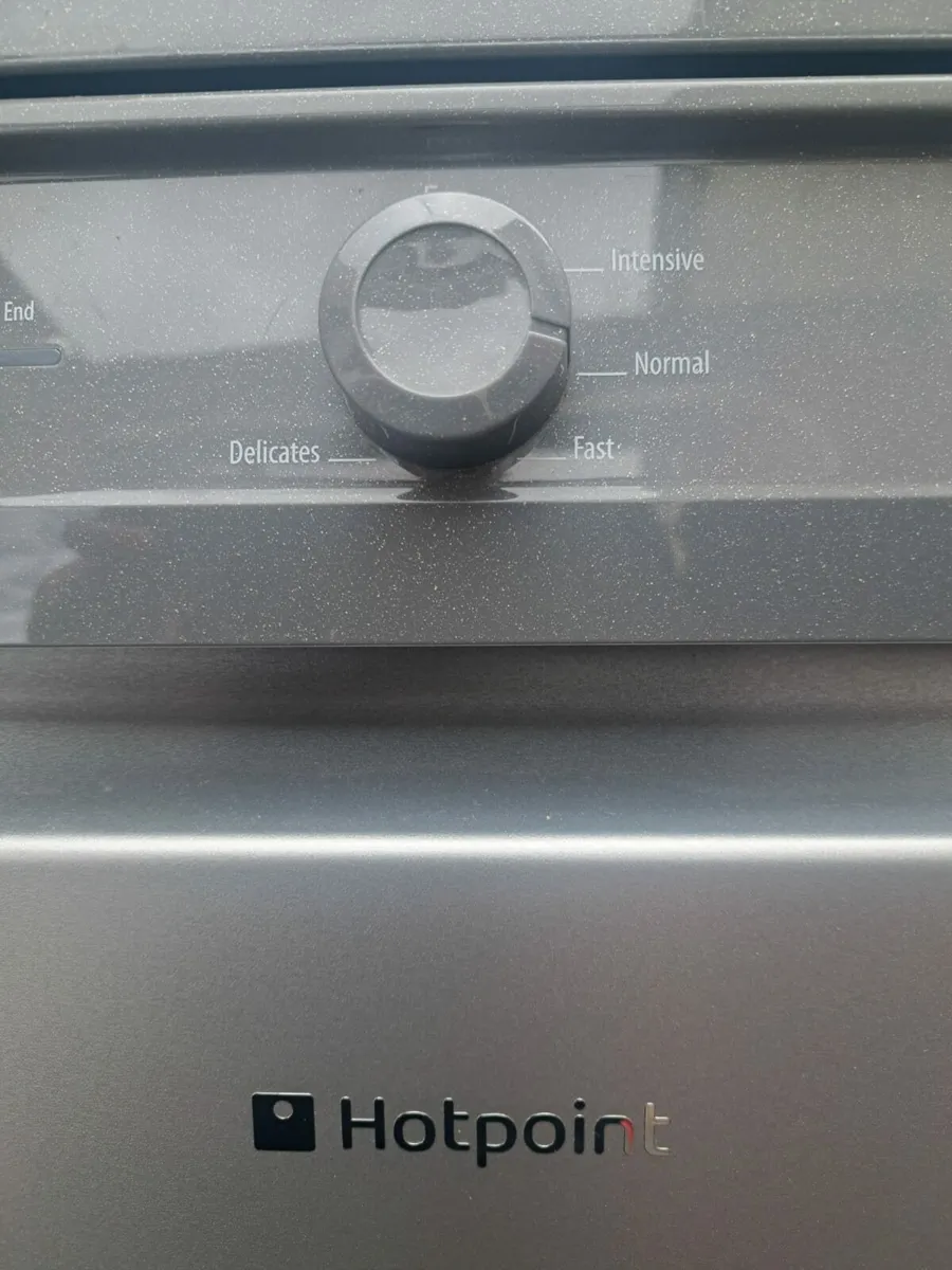 Hotpoint Dishwasher - Image 2