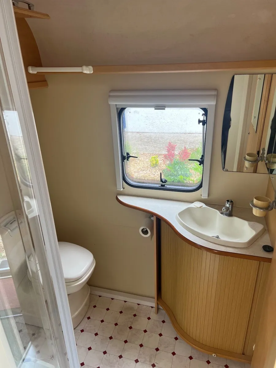 2 berth caravan - Image 2