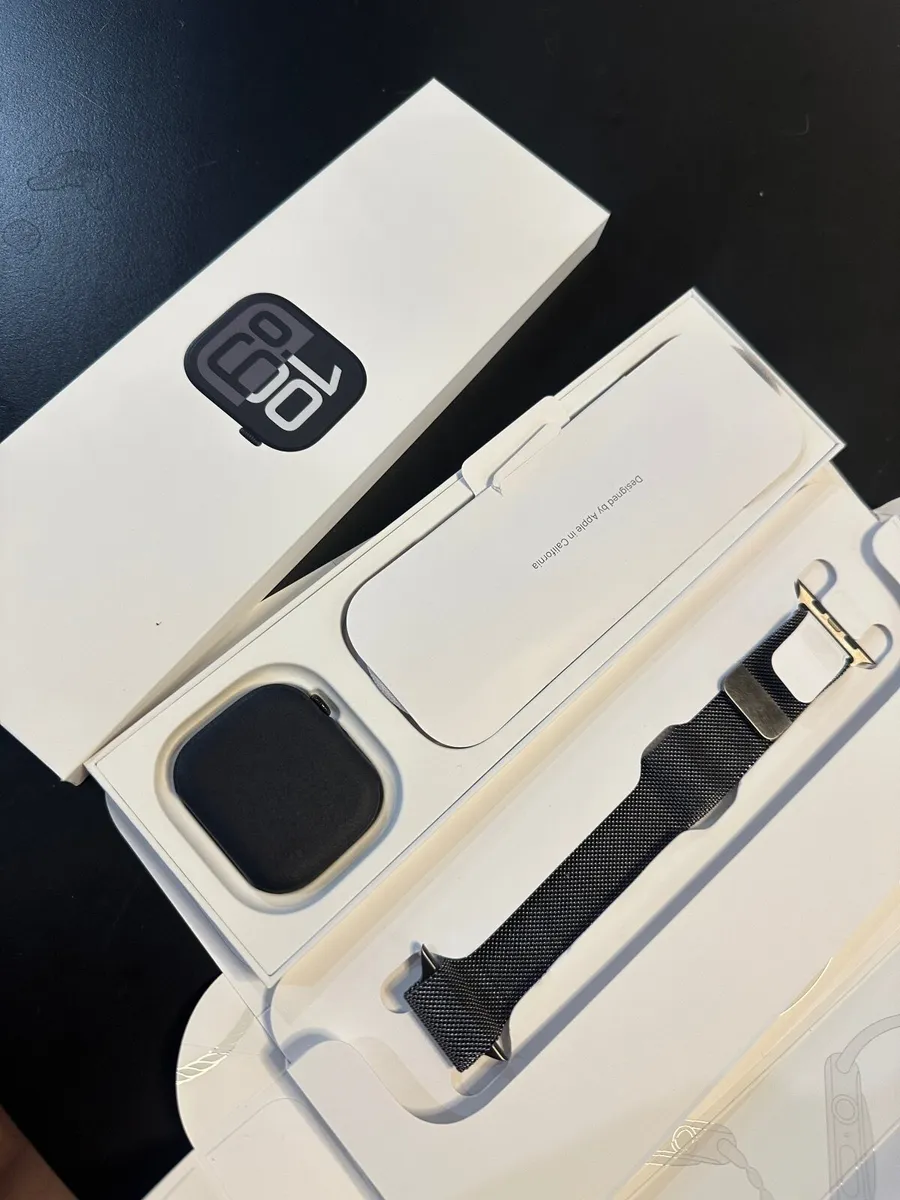 Apple watch Series 10 46mm - Image 1