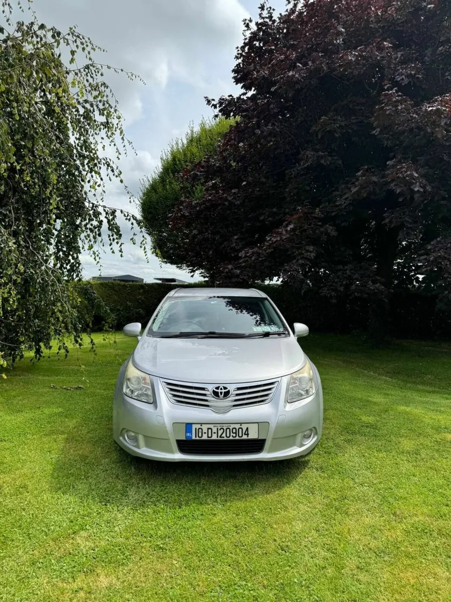 Toyota Avensis 2010 - Image 1