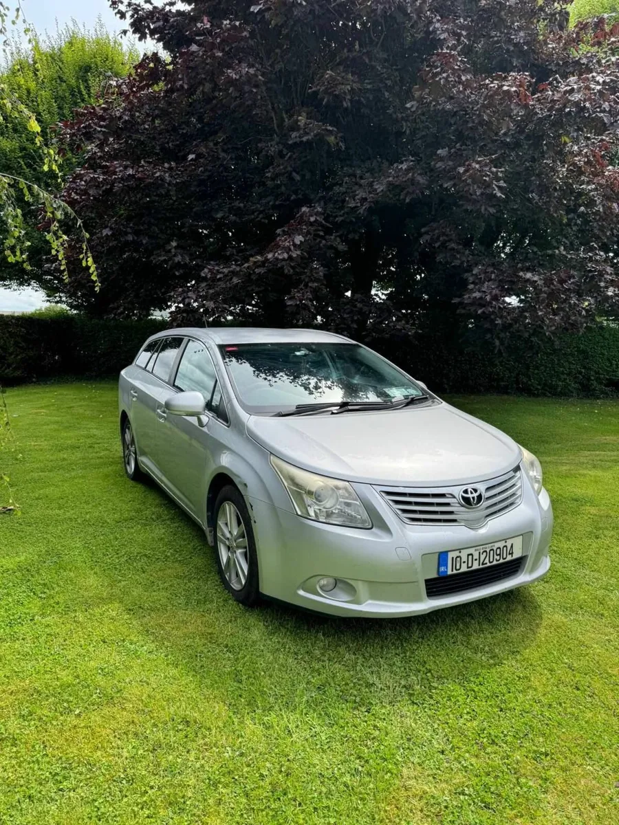 Toyota Avensis 2010 - Image 2
