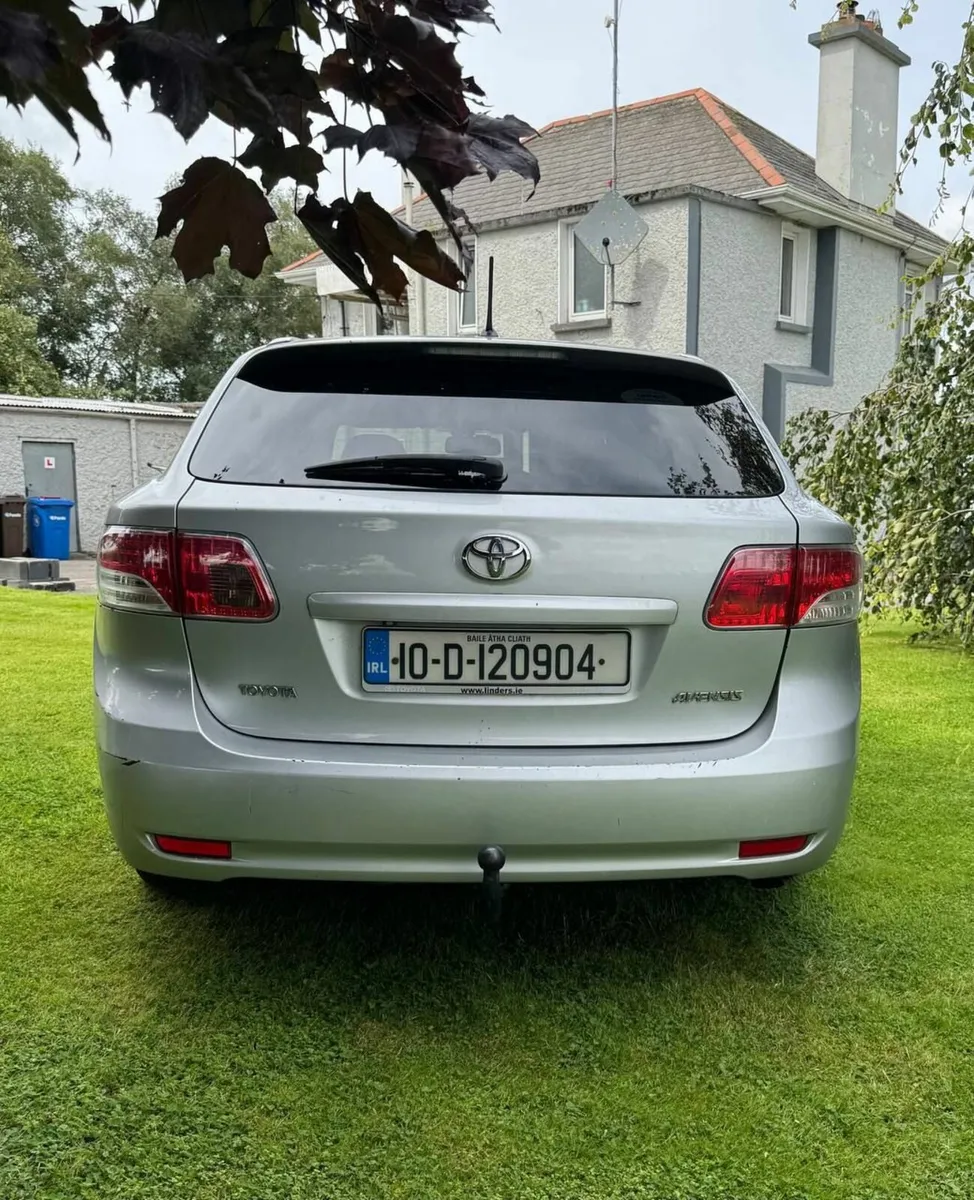 Toyota Avensis 2010 - Image 4